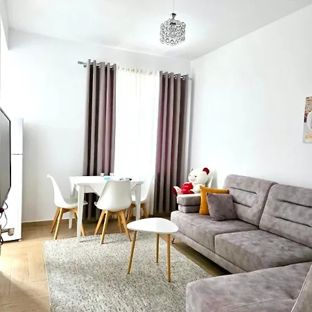 Lear Apartment *