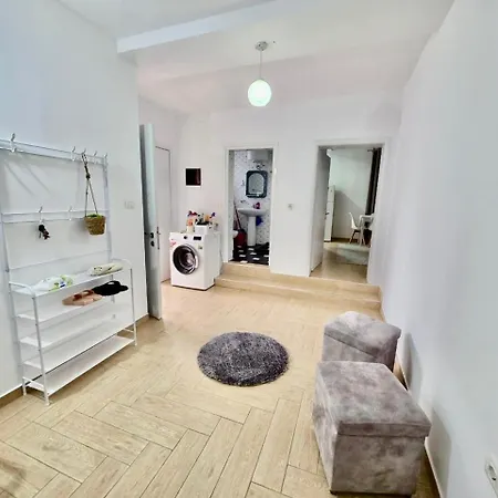 Lear Apartment Berat