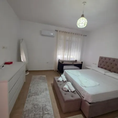 Lear Διαμέρισμα *